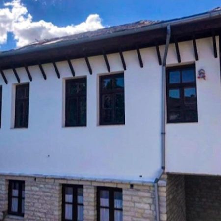 Miziriguesthouse Gjirokaster Bagian luar foto