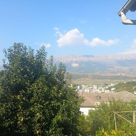 Miziriguesthouse Gjirokaster Bagian luar foto