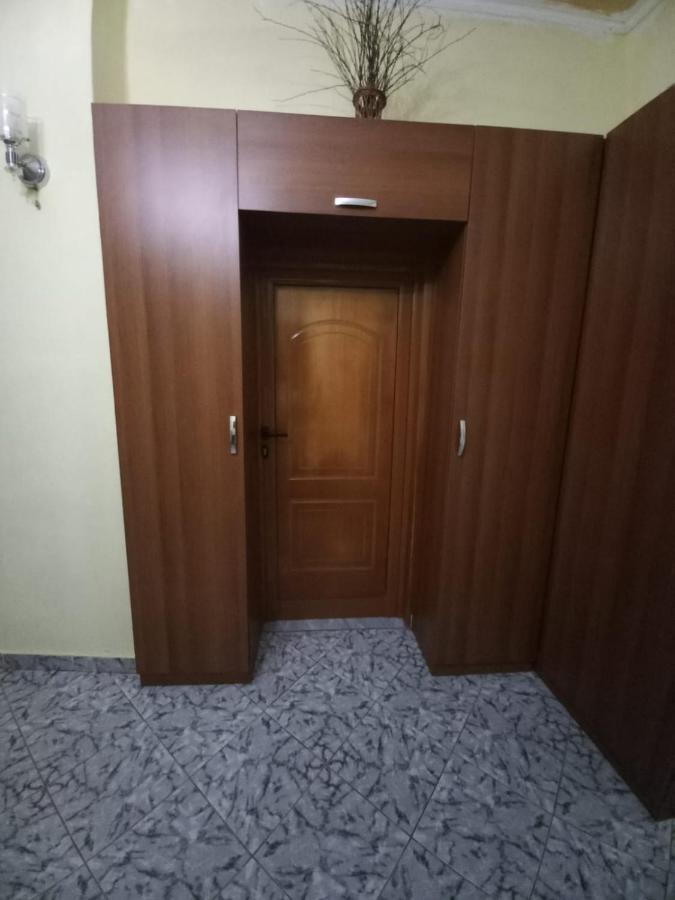 Miziriguesthouse Gjirokaster Bagian luar foto