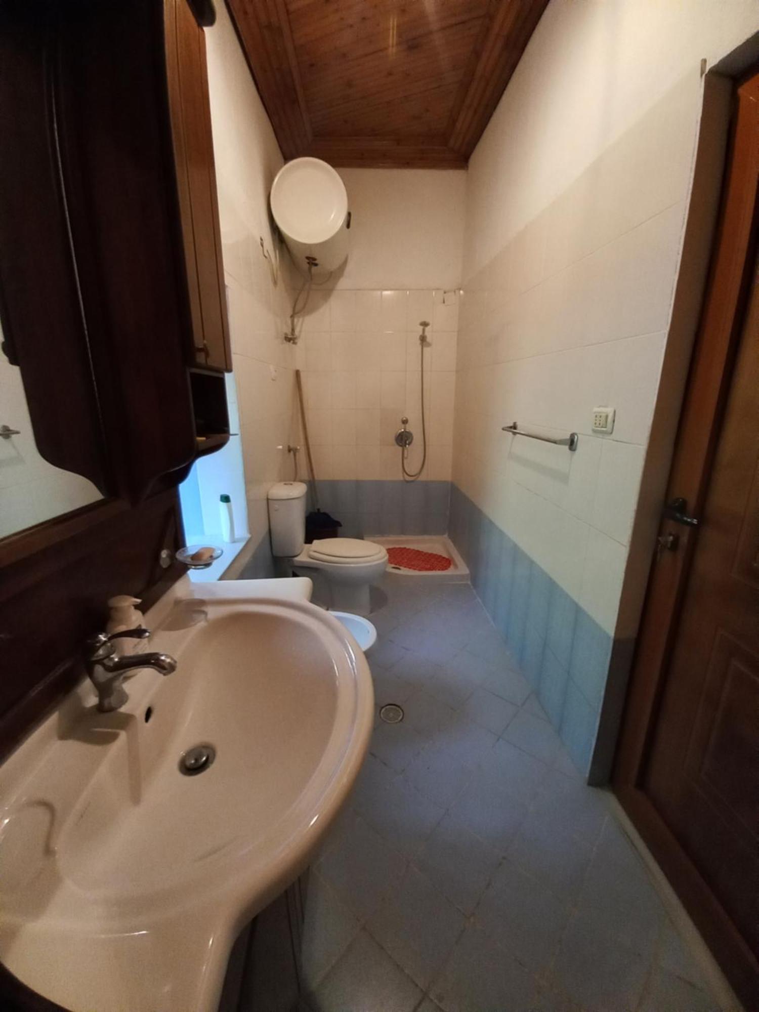 Miziriguesthouse Gjirokaster Bagian luar foto
