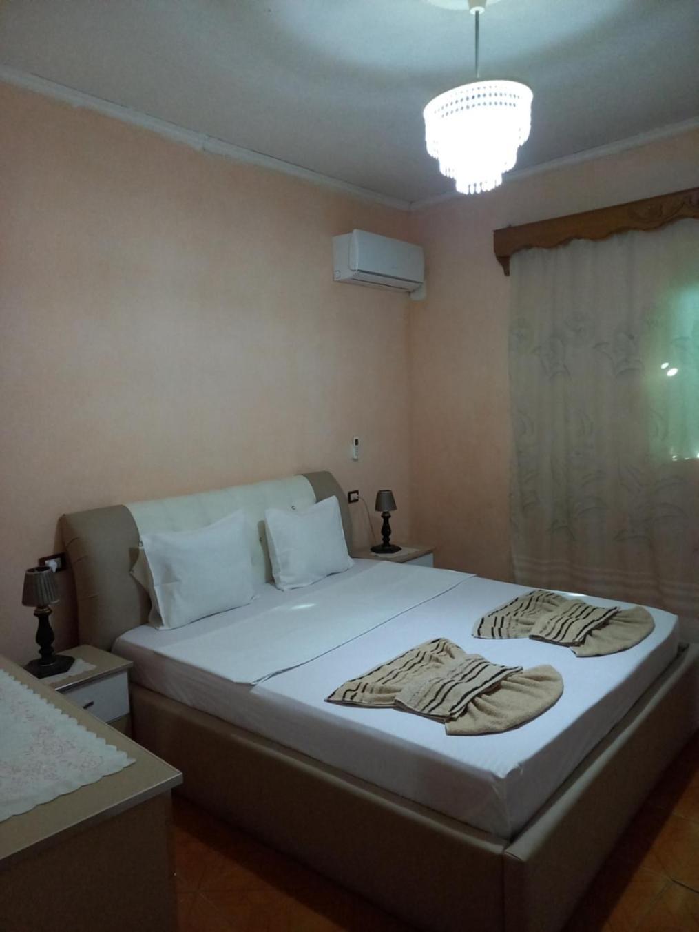 Miziriguesthouse Gjirokaster Bagian luar foto